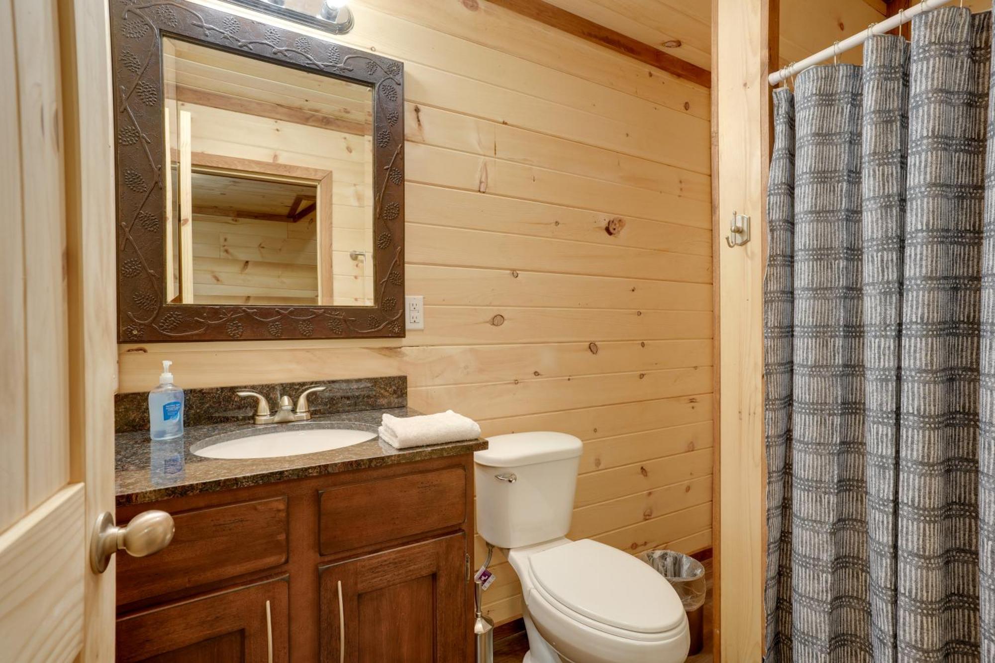 Lakeside Trenton Cabin On 7-Acre Property! 外观 照片